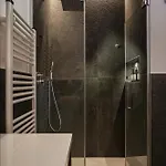 Apartman Salvatorehomes - Luxury In The Centre Of With Private Jacuzzi & Direct Access To Infinity Pool - Casa Olivia - A 5 Star Luxury Collection At Garda *