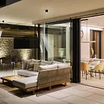 Apartman Salvatorehomes - Luxury In The Centre Of With Private Jacuzzi & Direct Access To Infinity Pool - Casa Olivia - A 5 Star Luxury Collection At Garda *