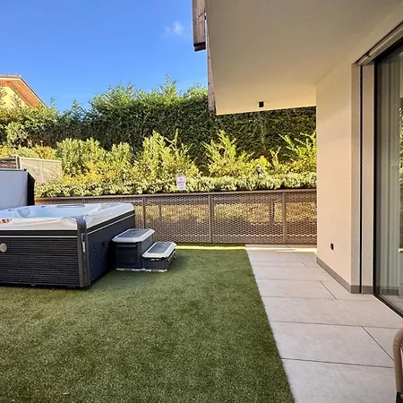 Salvatorehomes - Luxury In The Centre Of With Private Jacuzzi & Direct Access To Infinity Pool - Casa Olivia - A 5 Star Luxury Collection At Garda Apartman