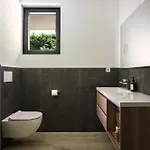 Daire Salvatorehomes - Luxury In The Centre Of With Private Jacuzzi & Direct Access To Infinity Pool - Casa Olivia - A 5 Star Luxury Collection At Garda Bardolino