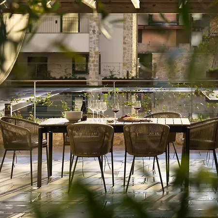 Apartment Salvatorehomes - Pure Luxury In The Centre Of With Pool & Private Jacuzzi - Casa Olivia - A 5 Star Luxury Collection At Garda Bardolino