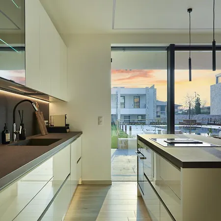 Salvatorehomes - Casa Olivia - Ultra Luxury In The Heart Of With Private Jacuzzi & Direct Access To Infinity Pool Apartment *
