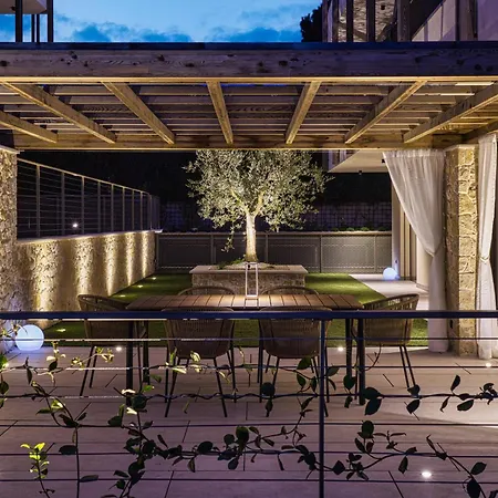 Salvatorehomes - Pure Luxury In The Centre Of With Pool & Private Jacuzzi - Casa Olivia - A 5 Star Luxury Collection At Garda