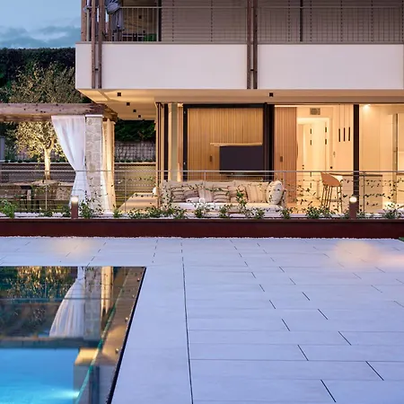 Salvatorehomes - Pure Luxury In The Centre Of With Pool & Private Jacuzzi - Casa Olivia - A 5 Star Luxury Collection At Garda