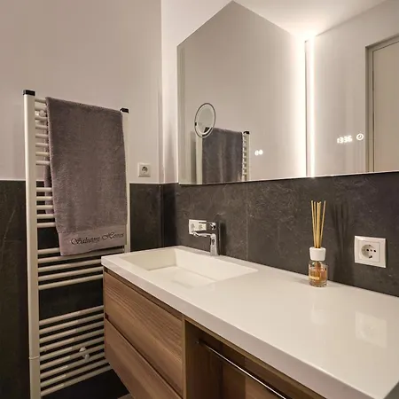 Salvatorehomes - Casa Olivia - Ultra Luxury In The Heart Of With Private Jacuzzi & Direct Access To Infinity Pool Apartment Bardolino