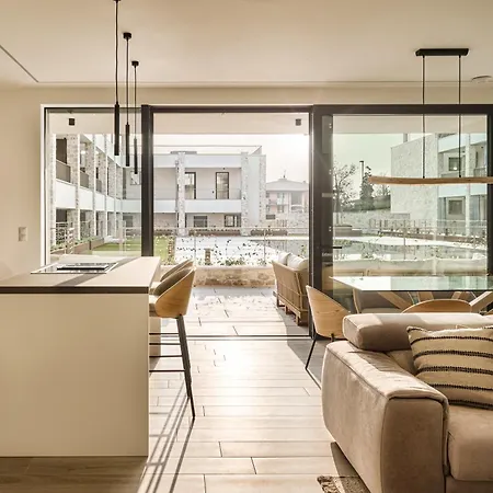 Salvatorehomes - Pure Luxury In The Centre Of With Pool & Private Jacuzzi - Casa Olivia - A 5 Star Luxury Collection At Garda Lägenhet
