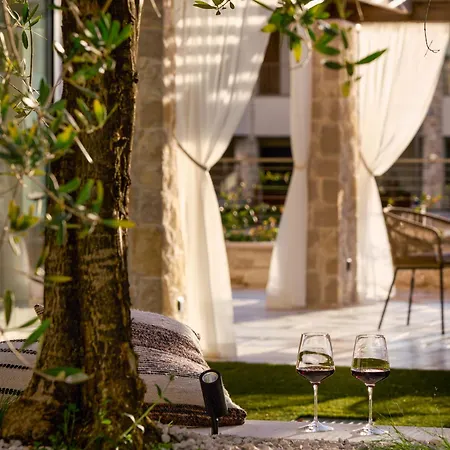 Salvatorehomes - Pure Luxury In The Centre Of With Pool & Private Garden - Casa Olivia - A 5 Star Luxury Collection At Garda *