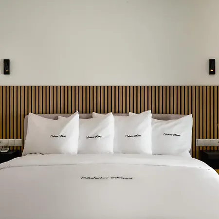 Salvatorehomes - Pure Luxury In The Centre Of With Pool & Private Jacuzzi - Casa Olivia - A 5 Star Luxury Collection At Garda Bardolino