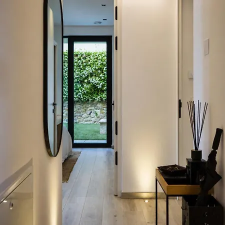 Apartment Salvatorehomes - Casa Olivia - Ultra Luxury In The Heart Of With Private Jacuzzi & Direct Access To Infinity Pool Bardolino