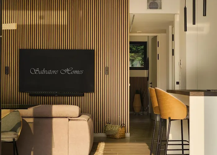 Apartment Salvatorehomes - Pure Luxury In The Centre Of With Pool & Private Jacuzzi - Casa Olivia - A 5 Star Luxury Collection At Garda Bardolino