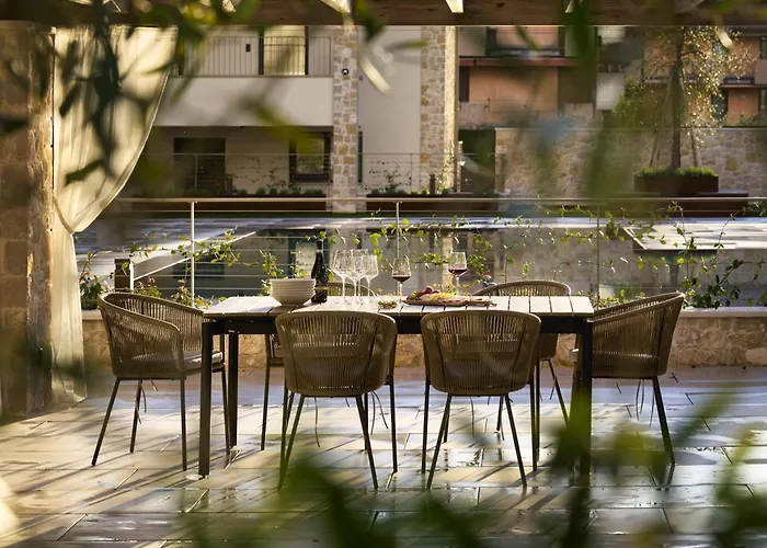 Apartment Salvatorehomes - Pure Luxury In The Centre Of With Pool & Private Jacuzzi - Casa Olivia - A 5 Star Luxury Collection At Garda Bardolino