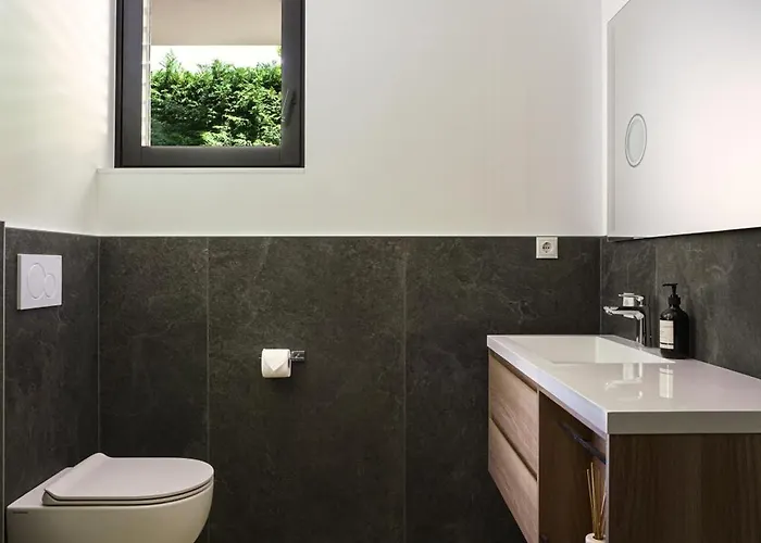 公寓 Salvatorehomes - Luxury In The Centre Of With Private Jacuzzi & Direct Access To Infinity Pool - Casa Olivia - A 5 Star Luxury Collection At Garda 巴多利诺