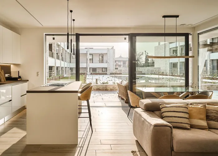 Salvatorehomes - Luxury In The Centre Of With Private Jacuzzi & Direct Access To Infinity Pool - Casa Olivia - A 5 Star Luxury Collection At Garda 公寓