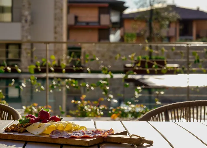 Salvatorehomes - Pure Luxury In The Centre Of With Pool & Private Jacuzzi - Casa Olivia - A 5 Star Luxury Collection At Garda Apartment