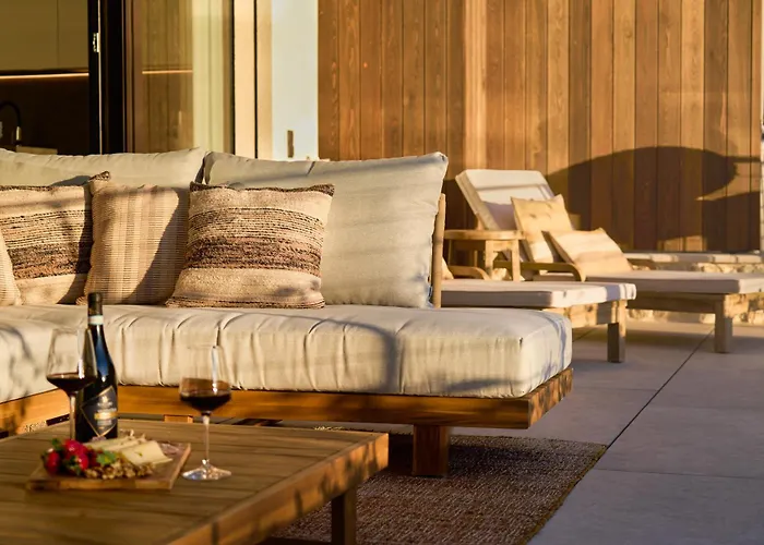 Salvatorehomes - Luxury In The Centre Of With Private Jacuzzi & Direct Access To Infinity Pool - Casa Olivia - A 5 Star Luxury Collection At Garda