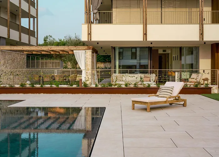 Salvatorehomes - Pure Luxury In The Centre Of With Pool & Private Jacuzzi - Casa Olivia - A 5 Star Luxury Collection At Garda * Bardolino