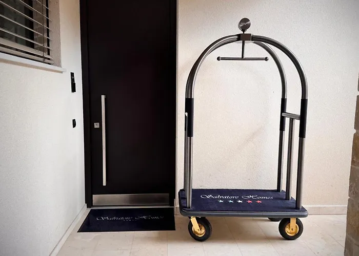 Apartamento Salvatorehomes - Pure Luxury In The Centre Of With Pool & Private Jacuzzi - Casa Olivia - A 5 Star Luxury Collection At Garda