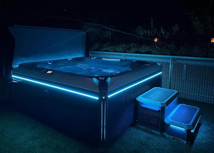 公寓 Salvatorehomes - Luxury In The Centre Of With Private Jacuzzi & Direct Access To Infinity Pool - Casa Olivia - A 5 Star Luxury Collection At Garda *